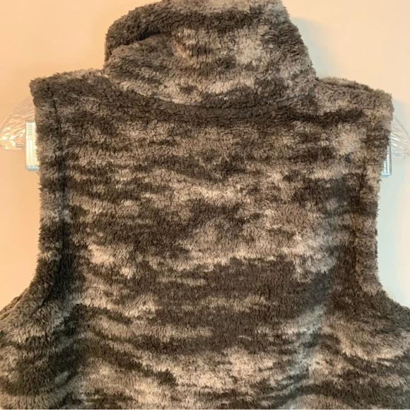 Athleta Camo Sherpa Plush Cozy  Fall Tugga Vest S - Picture 7 of 10